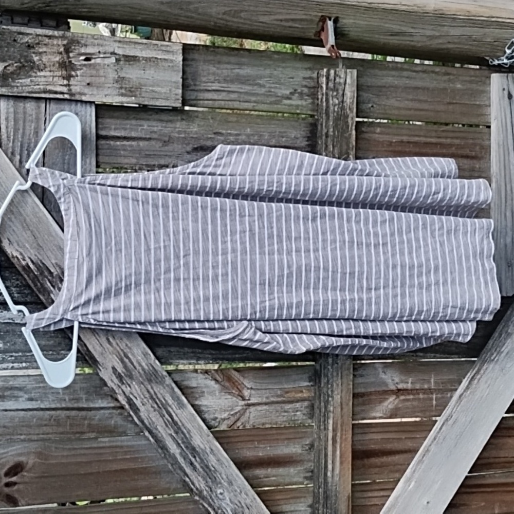 Striped Gray Striped Sleeveless Top (3X) - Picture 5 of 8